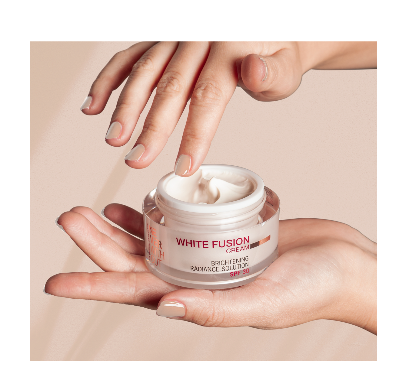 WHITE FUSION BRIGHTENING RADIANCE SOLUTION — BROADSPECTRUM DAY CREAM WITH SPF30, 50 ML | 1.7 FL.OZ.